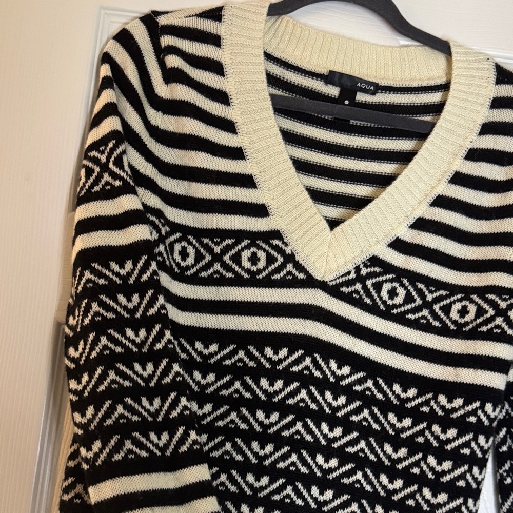Aqua Black and Cream Striped V-Neck Sweater - Picture 4 of 5